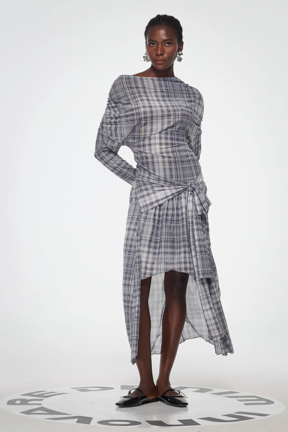 Plaid Asymmetric Maxi Dress - Chic Grey Split Design