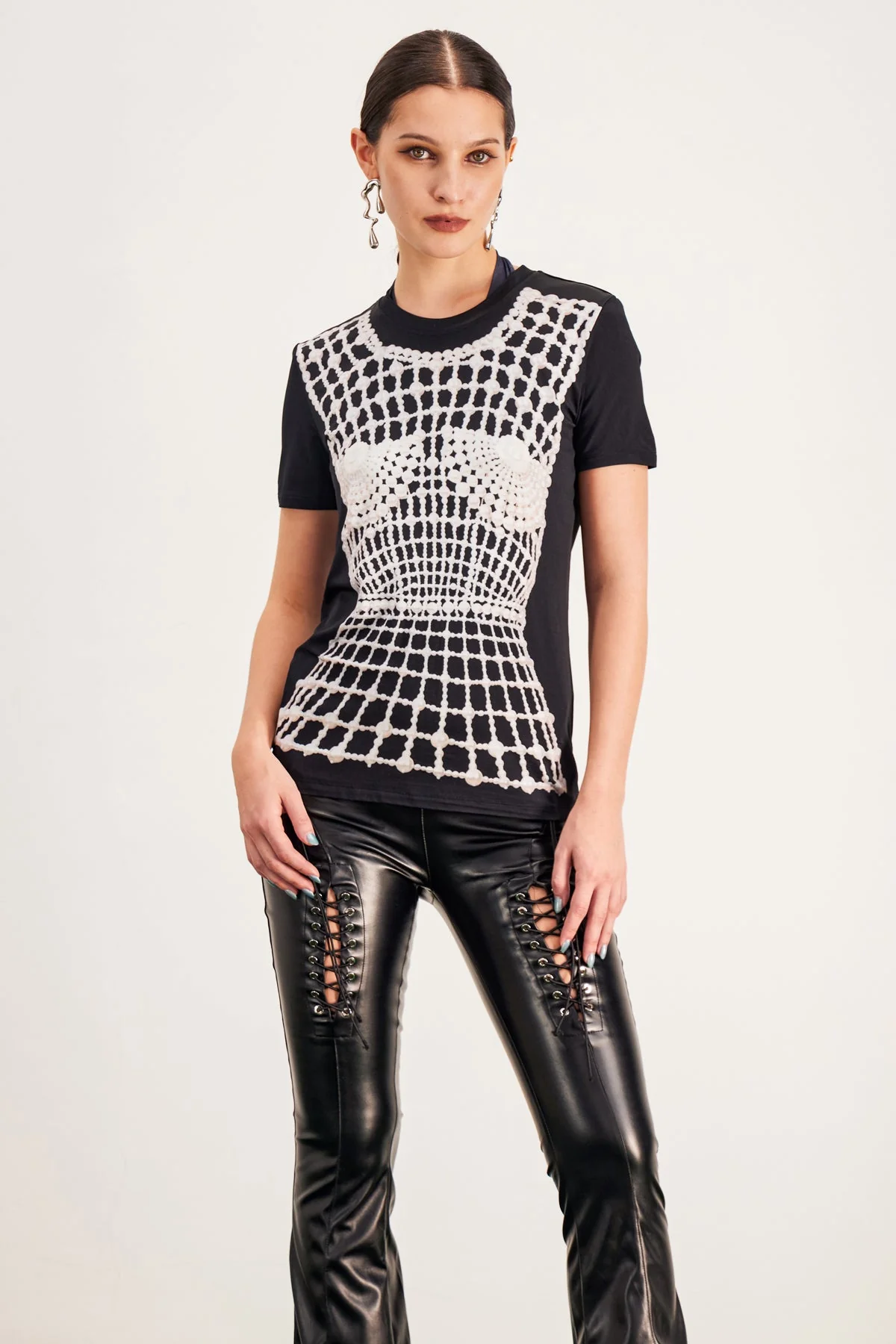 Illusion Print T Shirt in Black and Multi Colors