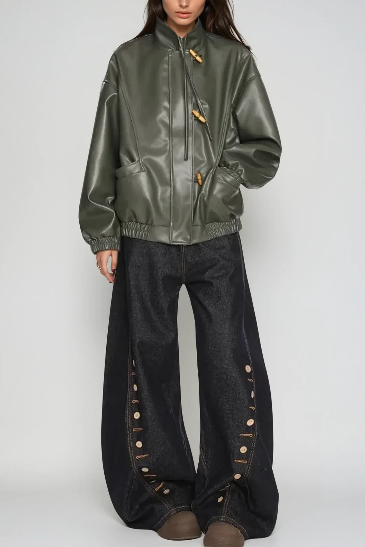 Buttoned Curved Leg Jeans - Stylish & Comfortable Fit