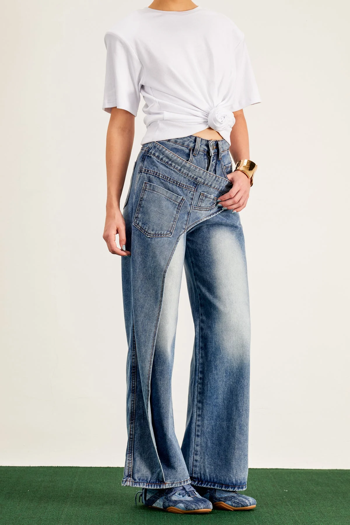 Asymmetric Blue Denim Jeans for Urban Edge Style