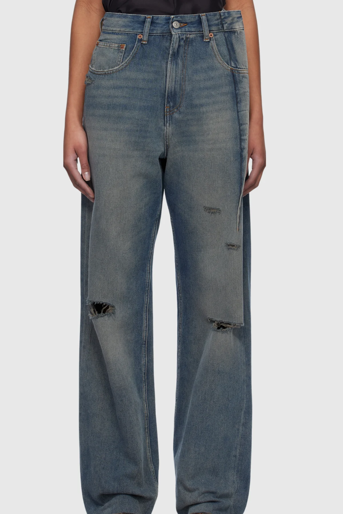 Modern Ruched Torn Jeans for Urban Edge Style