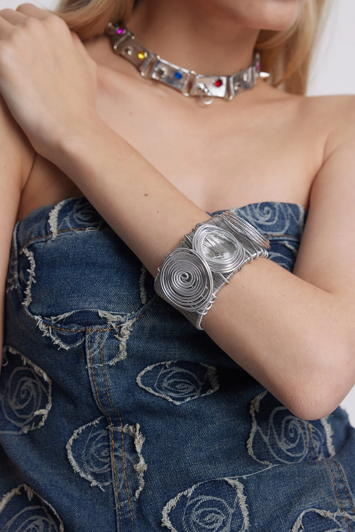 Black Wire Cuff Bracelet - Modern Accessory for Men and Women