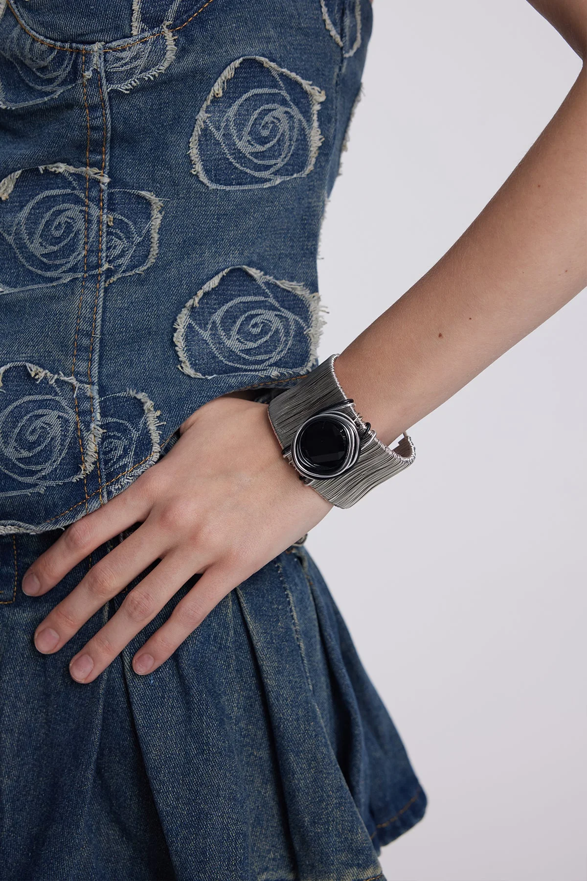 Black Wire Cuff Bracelet - Modern Accessory for Men and Women