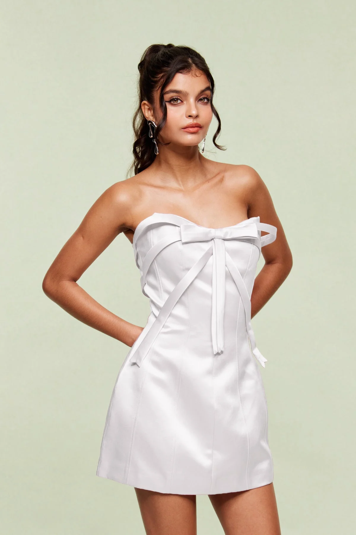 White Strapless Bow Bodycon Mini Dress - Elegant and Sophisticated