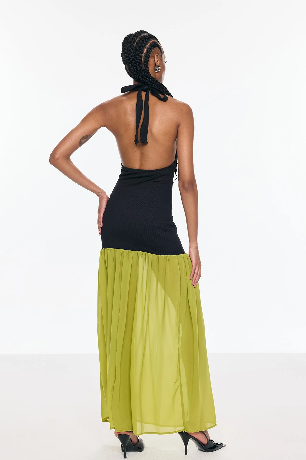 Chic Black Cutout Halter Neck Maxi Dress
