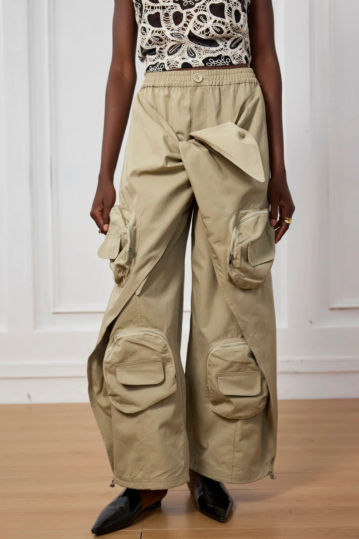 Khaki Lace-Up Cargo Pants for Fashion-Forward Edge