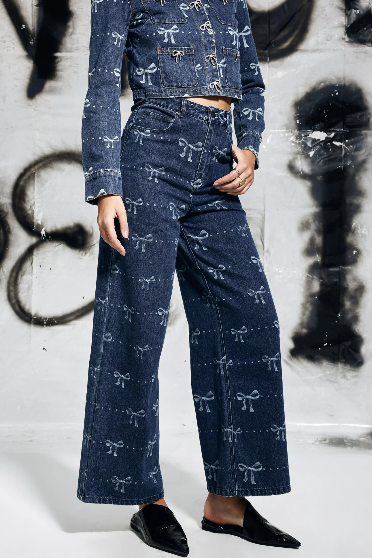 Feminine Bow Print Blue Jeans