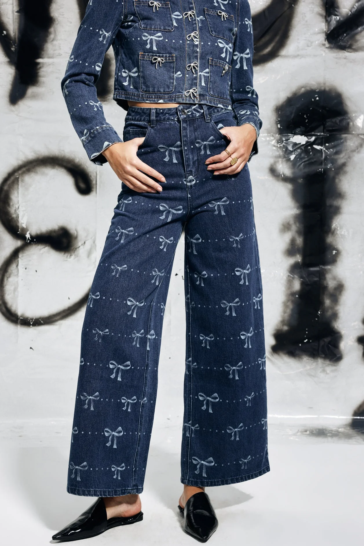 Feminine Bow Print Blue Jeans