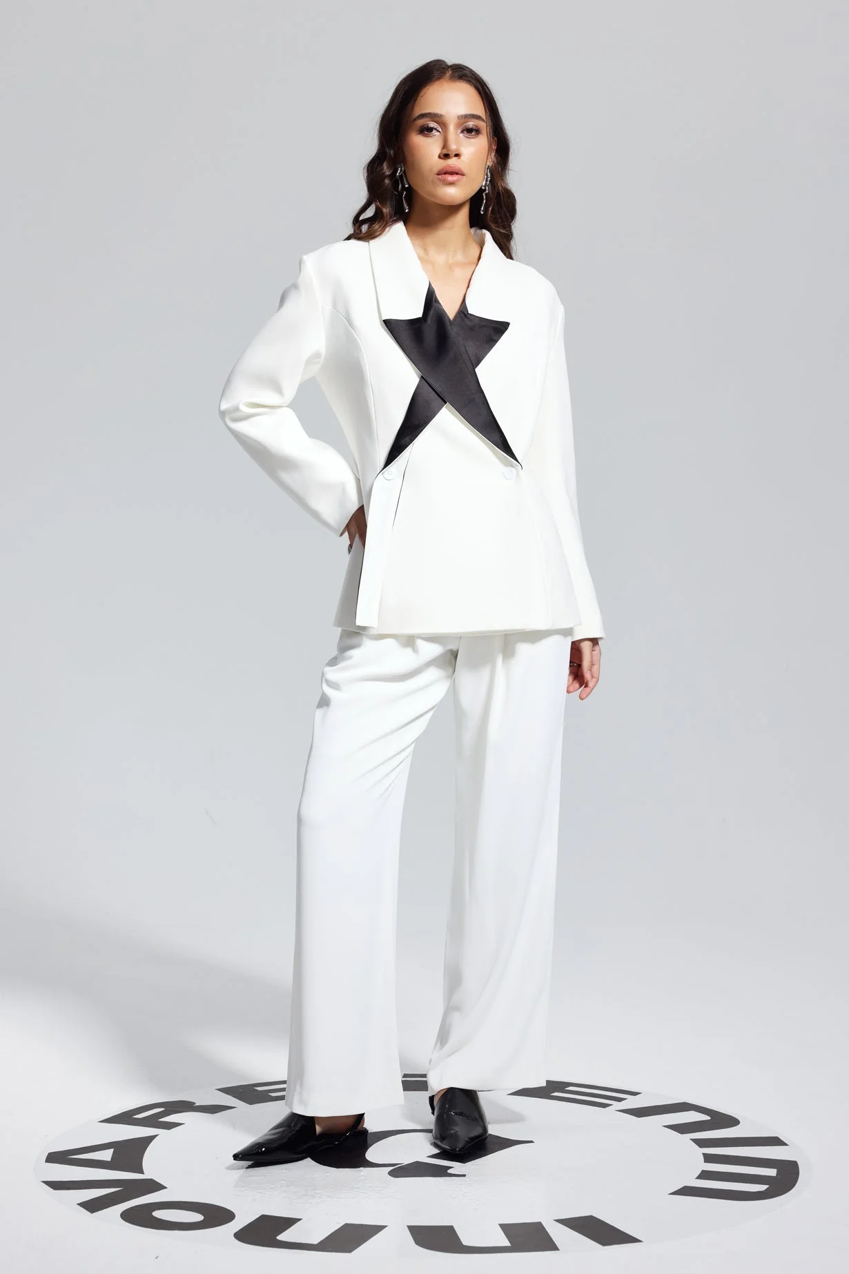 Asymmetric White Star Print Blazer