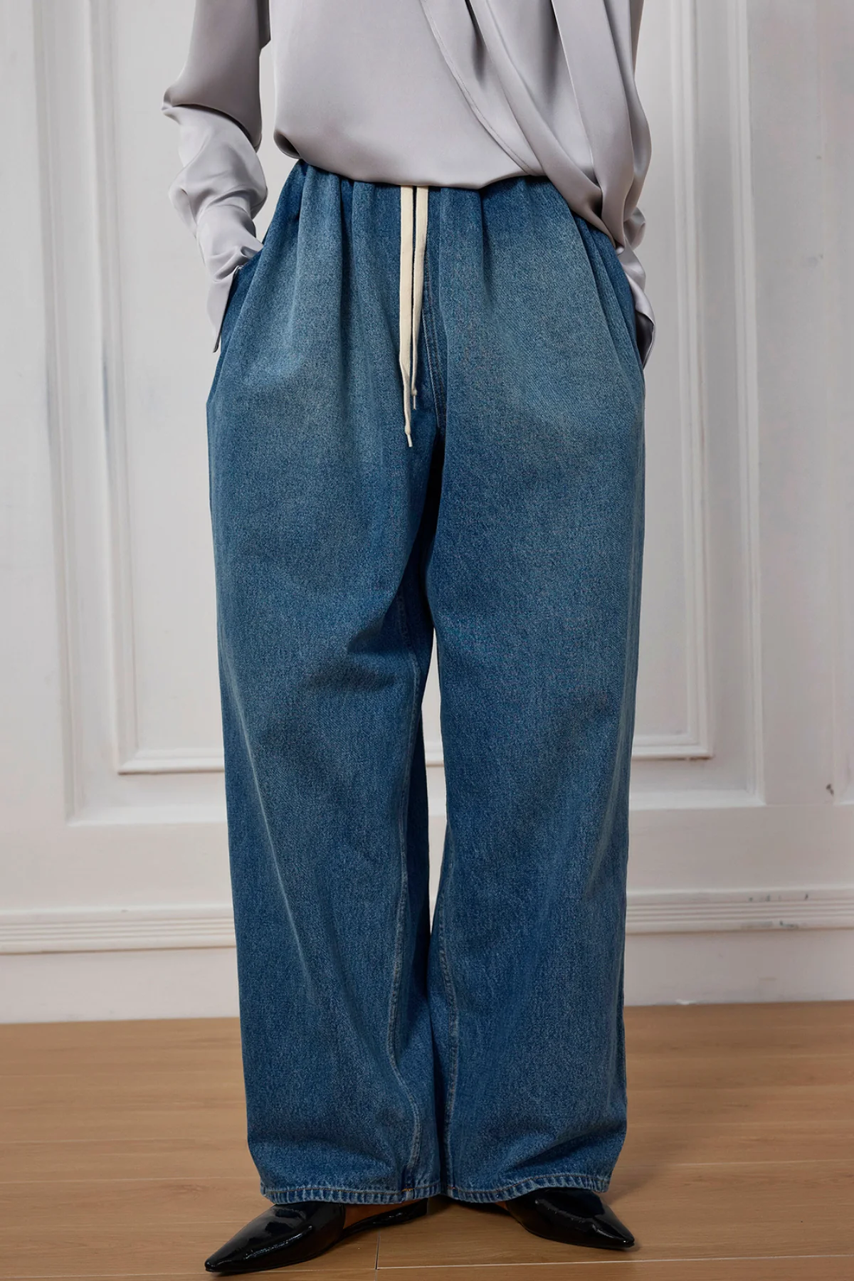 Flattering Ruched Wide Jeans in Versatile Blue Denim