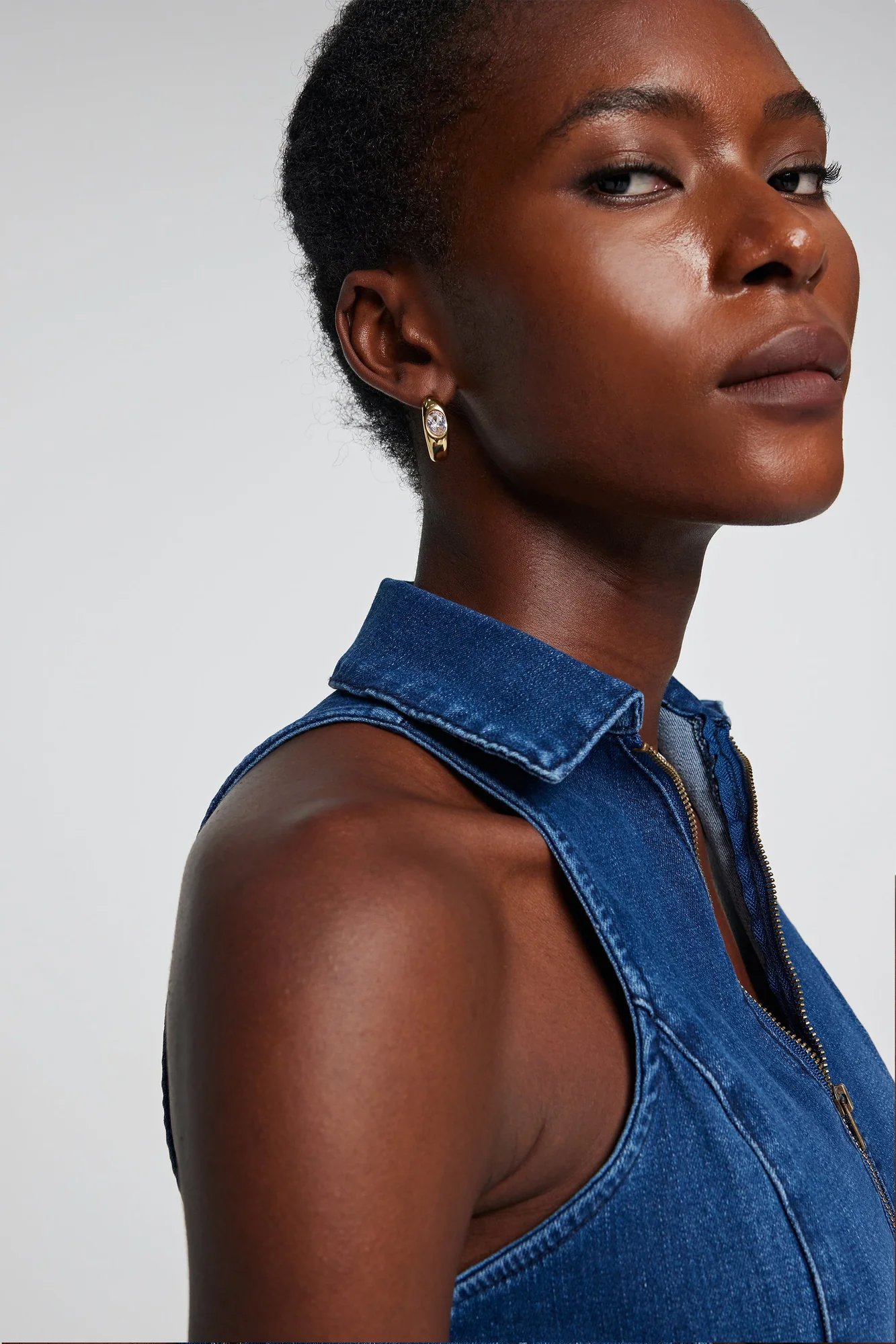 Elegant Metal Ring Rhinestone Earrings in Golden