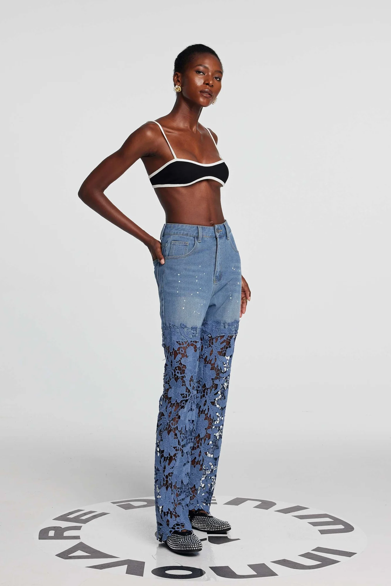 Elegant Lace Patchwork Blue Jeans