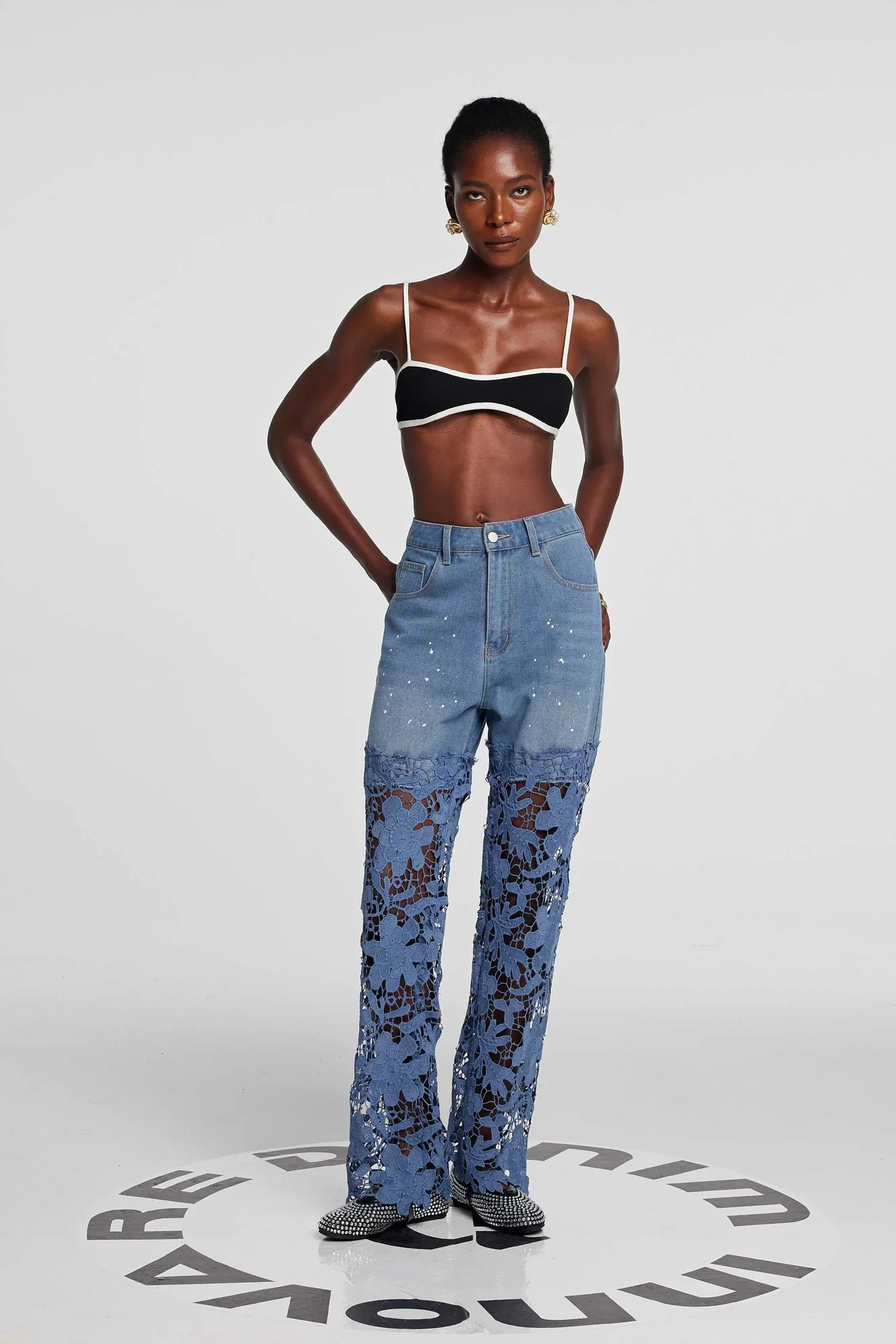 Elegant Lace Patchwork Blue Jeans