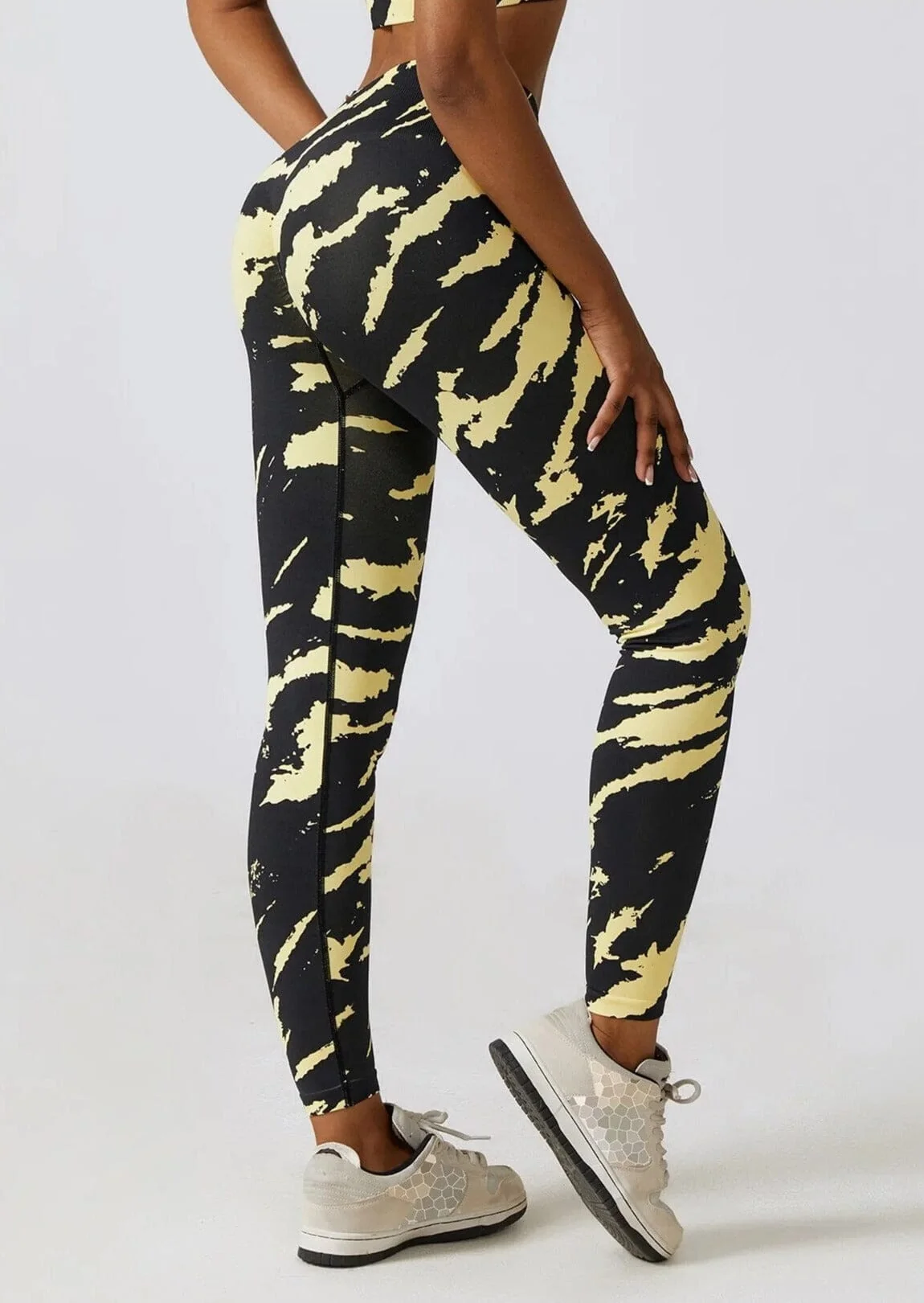 Seamless Hip Lifting Leggings - Breathable Activewear for Fitness and Yoga