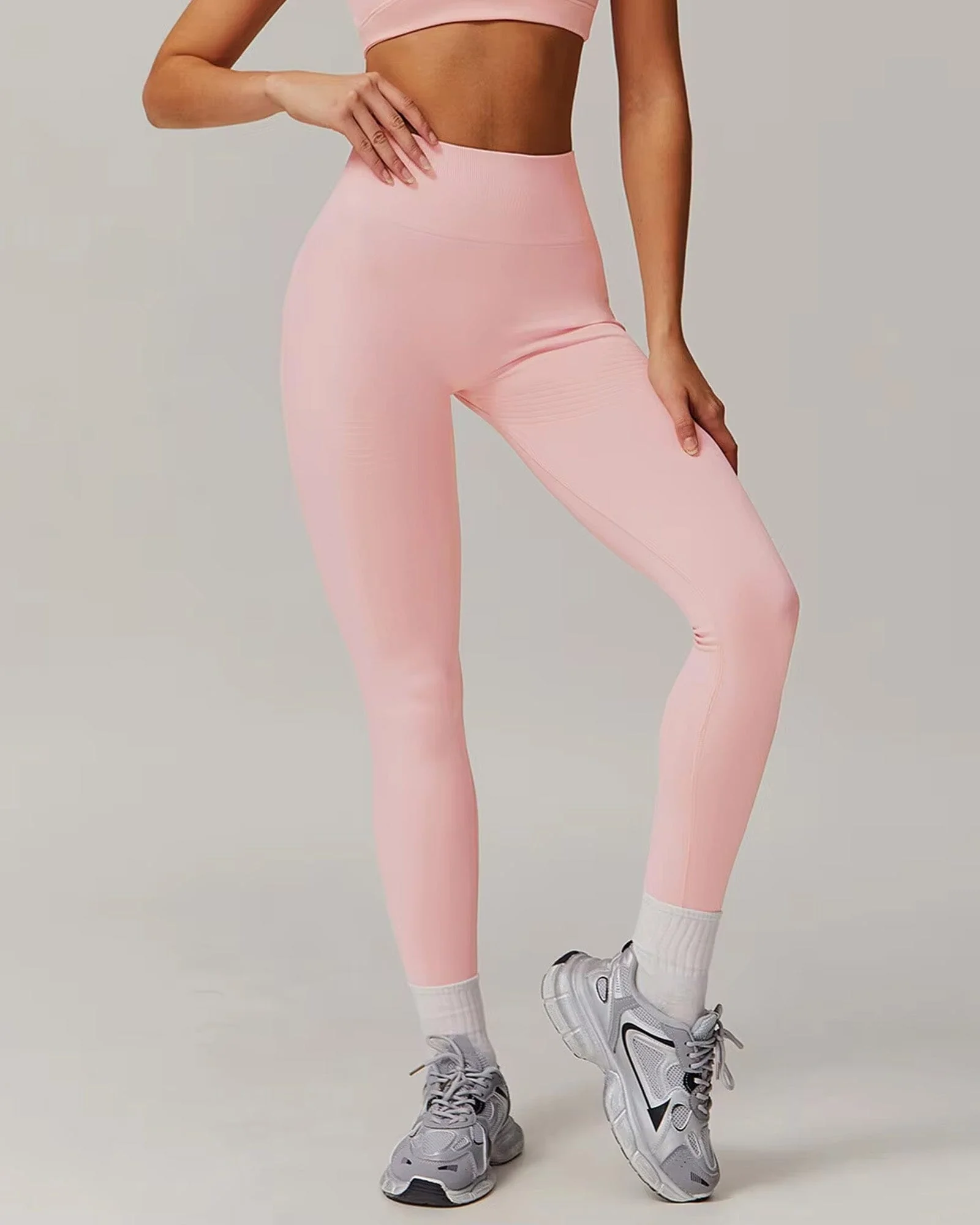 Seamless Workout Leggings with Engraved Design