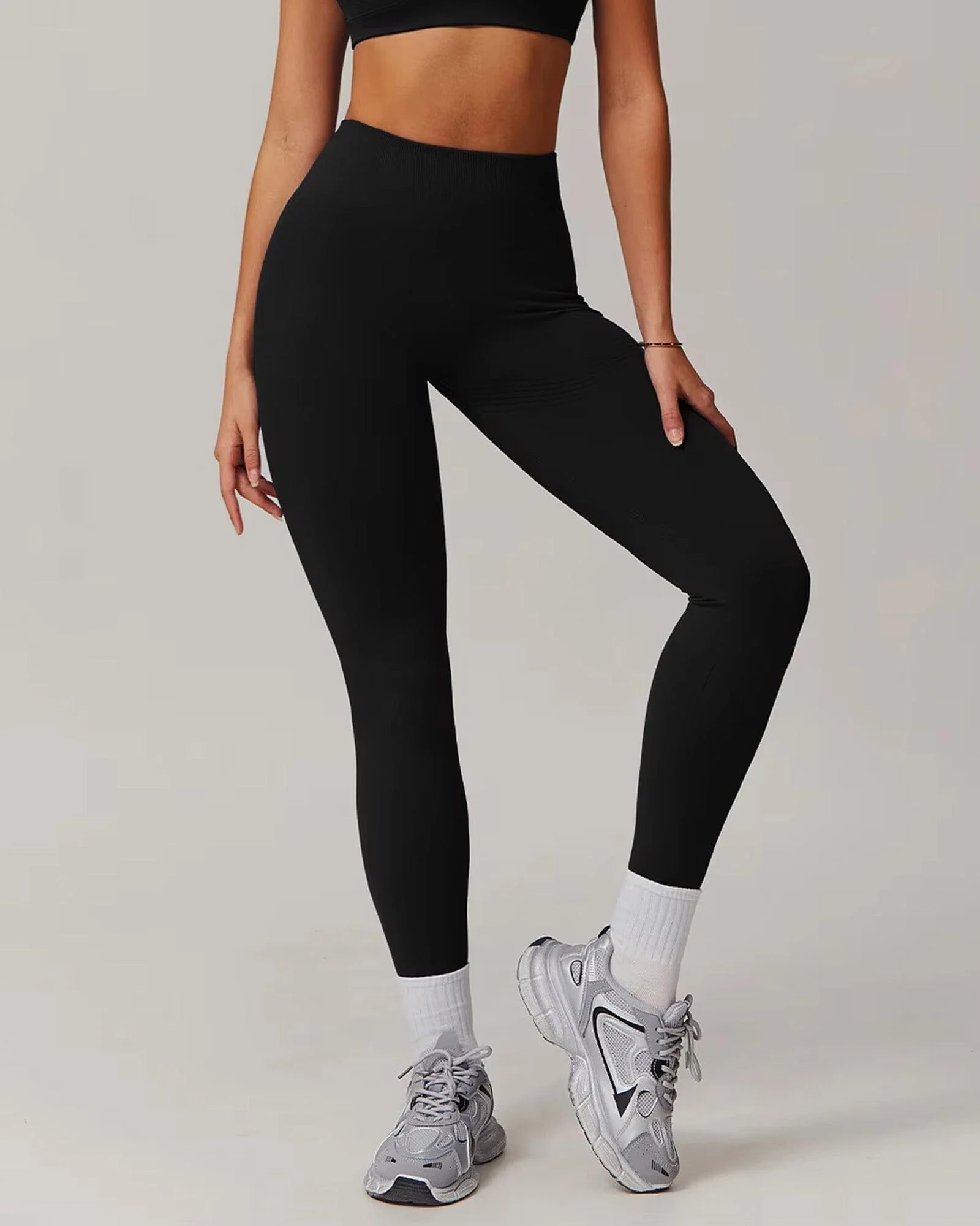 Seamless Workout Leggings with Engraved Design