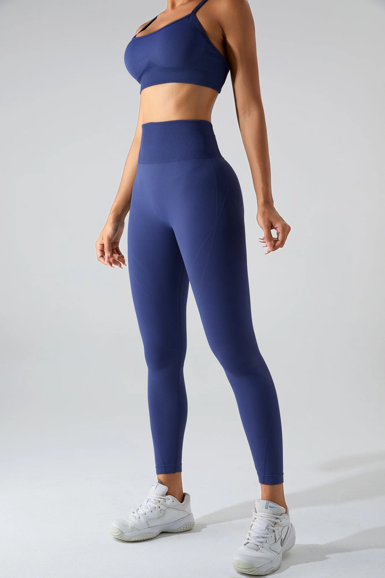 Seamless Leggings Ideal for Yoga and Fitness Workouts