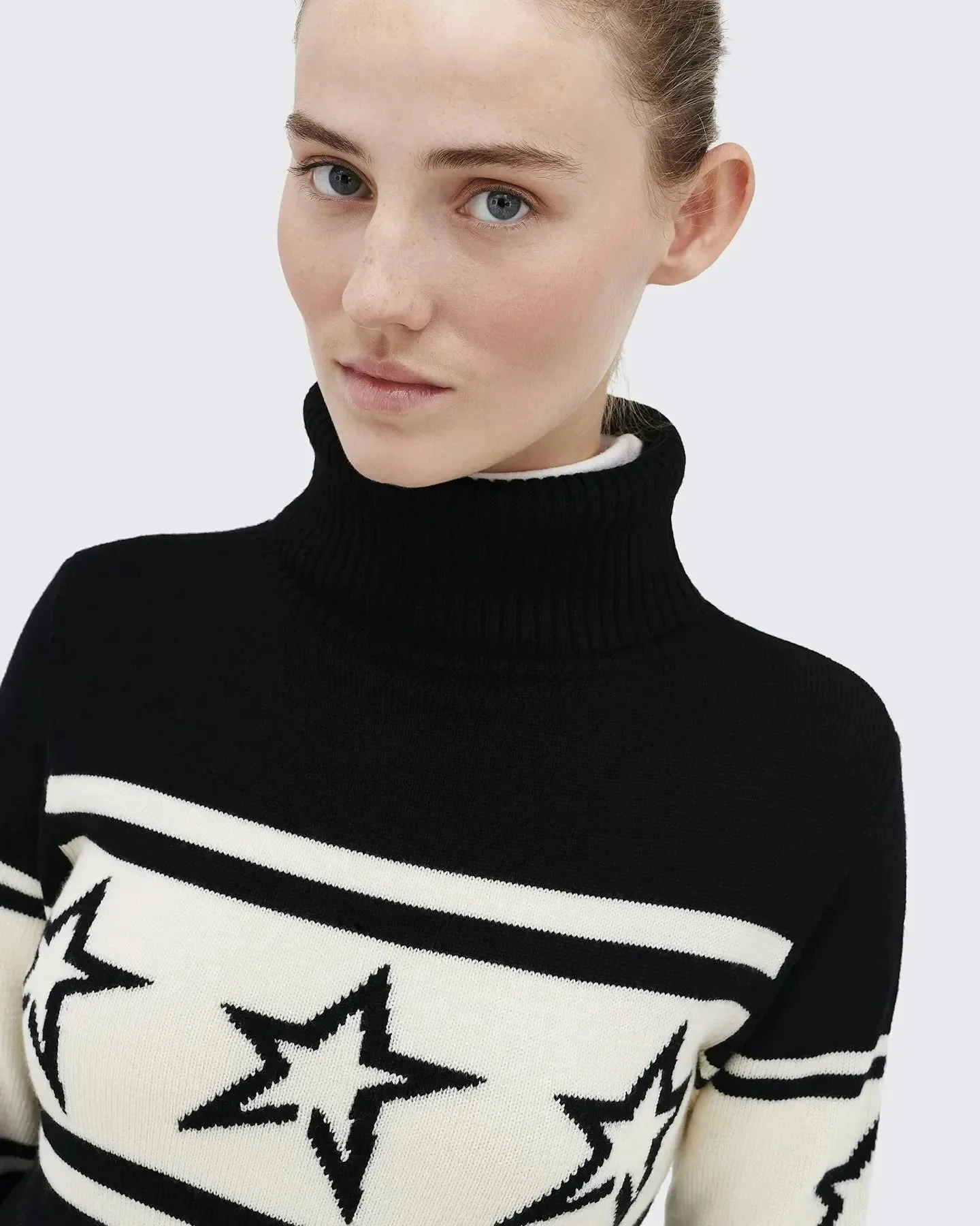 Star Knit High-Neck Jacket in Black and White